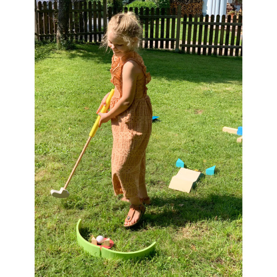 Mini golf z trasą przeszkód / Small Foot Design