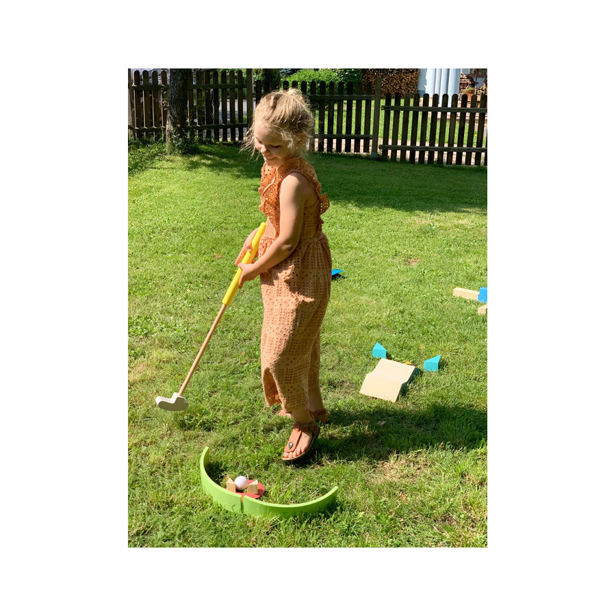 Mini golf z trasą przeszkód / Small Foot Design