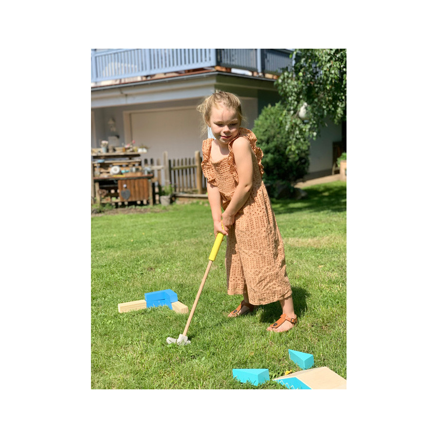 Mini golf z trasą przeszkód / Small Foot Design