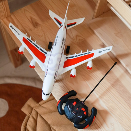 Zdalnie sterowany samolot pasażerski Airline / Woopie