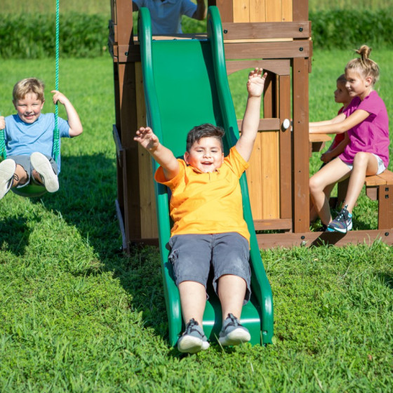 Plac zabaw Lakewood Backyard / Discovery