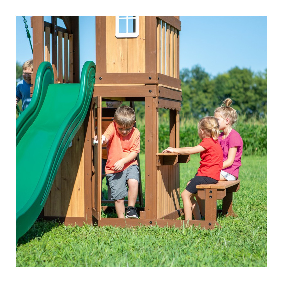 Plac zabaw Lakewood Backyard / Discovery