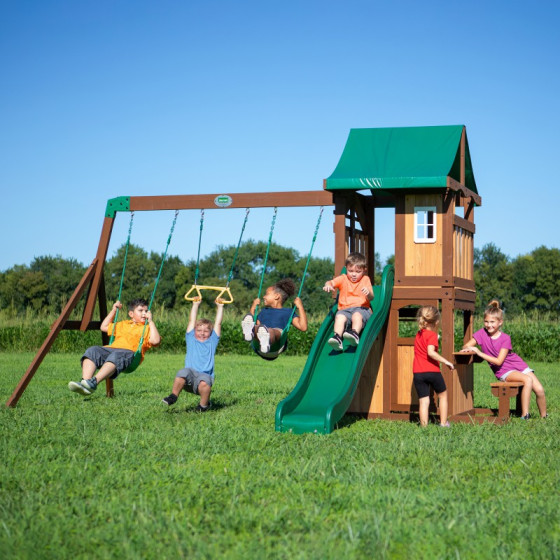 Plac zabaw Lakewood Backyard / Discovery
