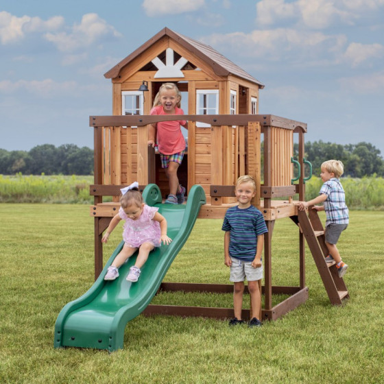 Plac zabaw Echo Heights Backyard / Discovery