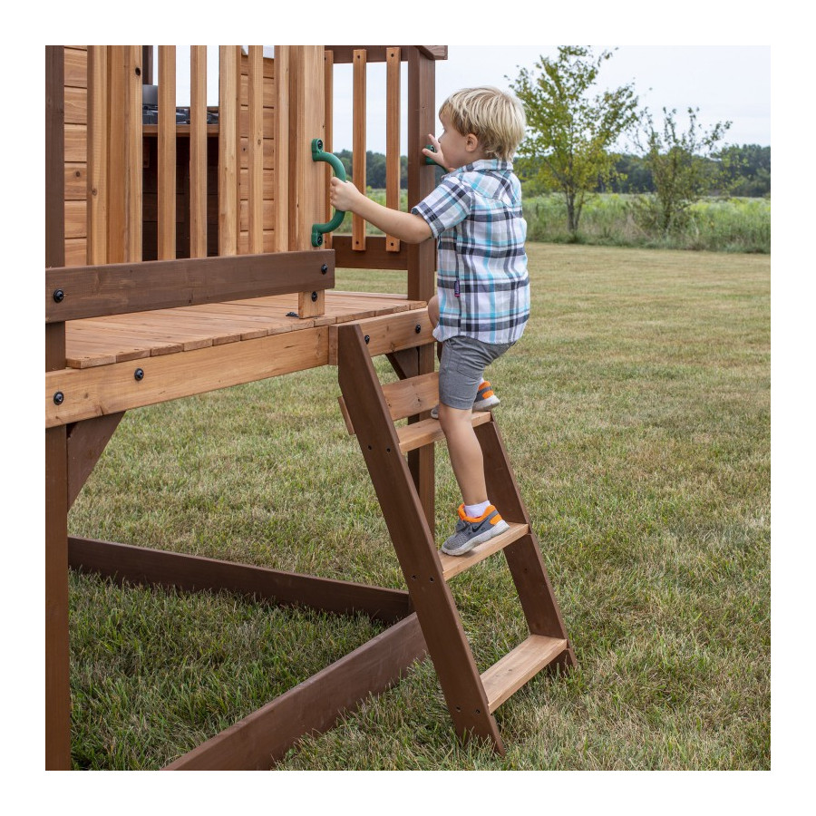 Plac zabaw Echo Heights Backyard / Discovery
