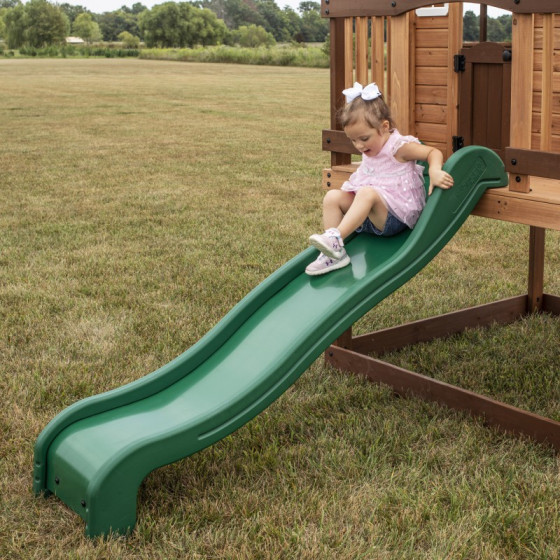 Plac zabaw Echo Heights Backyard / Discovery