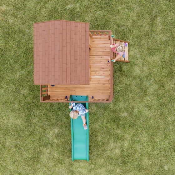 Plac zabaw Echo Heights Backyard / Discovery