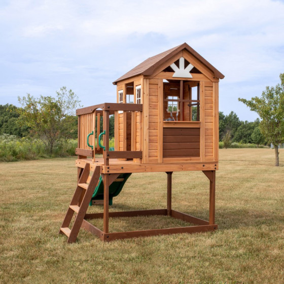Plac zabaw Echo Heights Backyard / Discovery