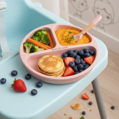 Silikonowy talerzyk z podziałką i przyssawkami Różowy / Bocioland