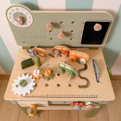 Duży warsztat małego majsterkowicza / Viga