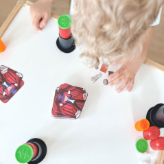 Gra magiczne sztuczki z kapeluszem / Woopie