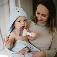 Ręczniczek bambusowy z kapturkiem i uszkami 100x100 cm Niebieski / Babyono