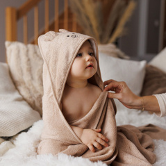 Ręczniczek bambusowy z kapturkiem i uszkami 100x100 cm Ciemny beżowy / Babyono