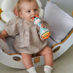 Muzyczna grzechotka sensoryczna Żyrafka 1 szt. / Woopie