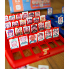 Gra zgadula Odganij kto to jest? / Woopie