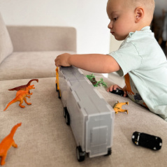 Ciężarówka + makieta z dinozaurami / Woopie