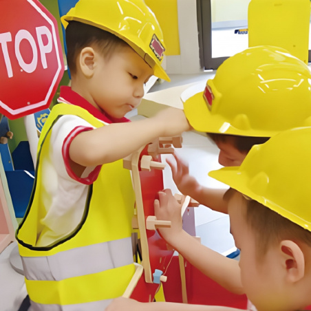 Kask ochronny małego budowlańca / Classic world