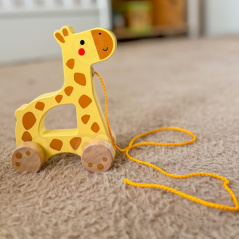 Żyrafka na sznurku do ciągnięcia / Tooky Toy