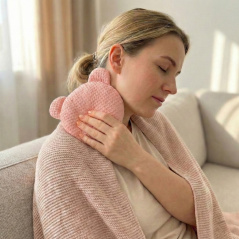 Termofor miś z pestkami wiśni i lawendą 180g Malinowy / Bocioland