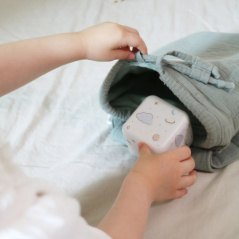 Lampka nocna Kostka kosmos / CloudBox