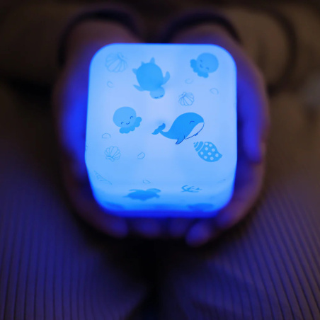 Lampka nocna Kostka ocean / CloudBox