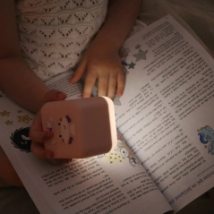 Lampka nocna Kostka jednorożec / CloudBox