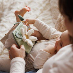 Książeczka sensoryczna Krówka bingo / Babyono