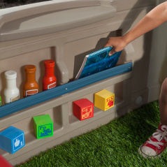 Domek ogrodowy z ławeczkami / Step2