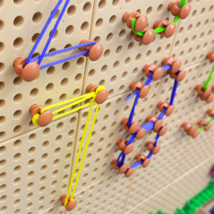 Kołeczki i sznurki do tablicy STEM 260 el. / Masterkidz