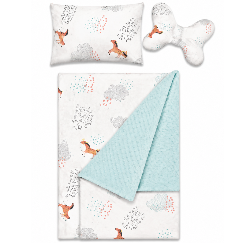 Komplet pościeli kołderka + poduszka 60x80+30x40 cm + motylek Koniki zielone / Szumisie
